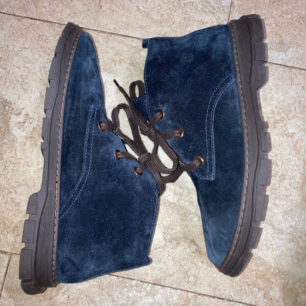 Ametist exclusive blue shoes.